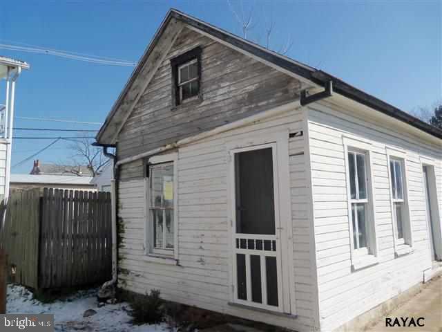 8 Hanover Street Spring Grove, PA 17362 - Photo 3 of 16