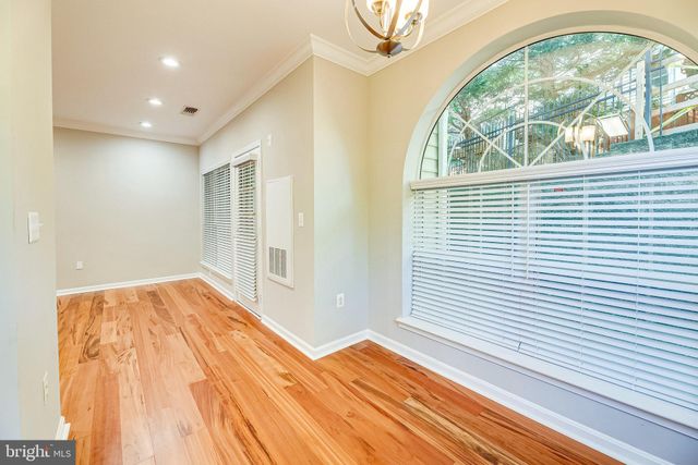 $390,000 | 4560 Strutfield Lane, Unit 1111, Alexandria, VA 22311