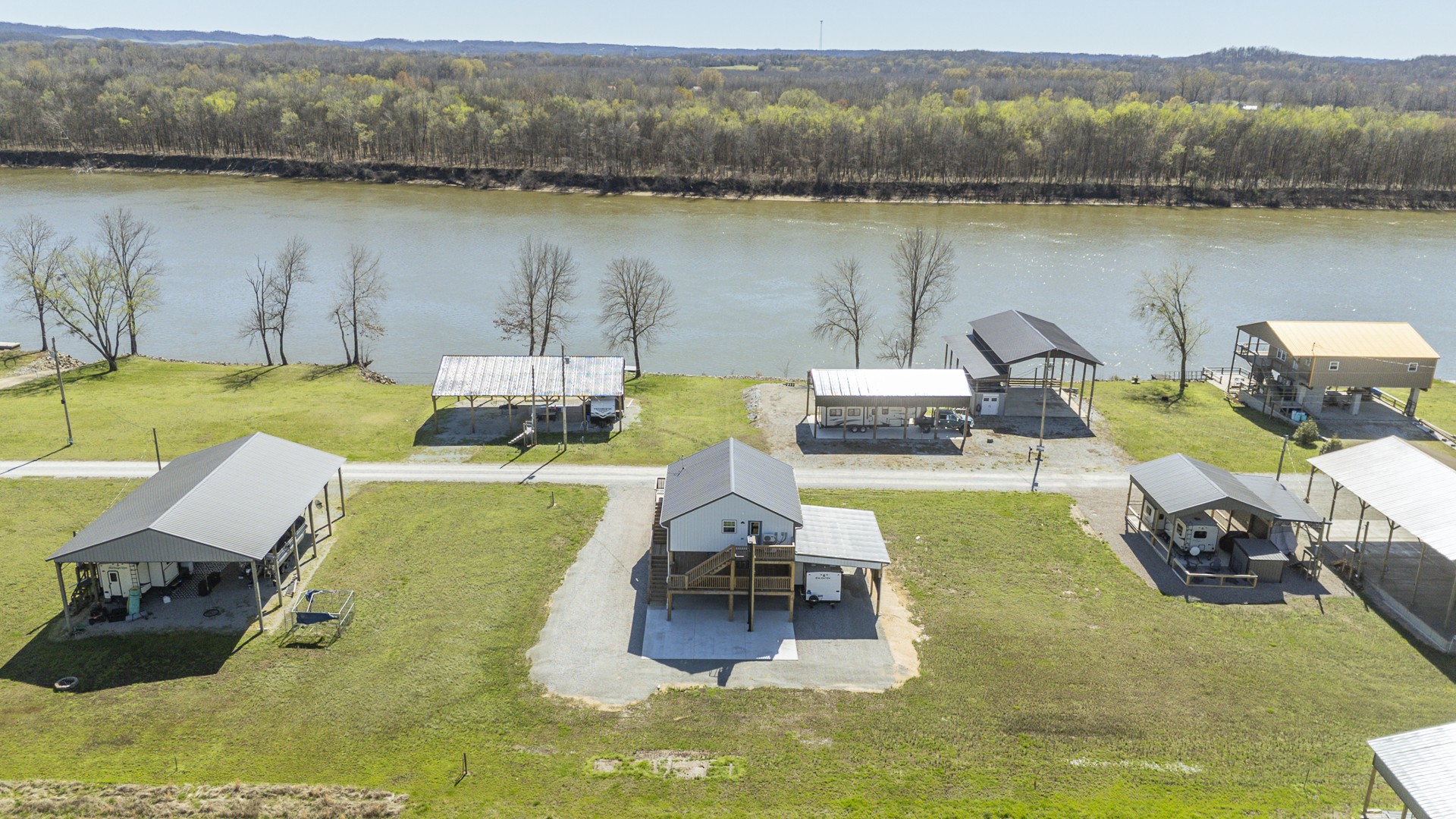 1082 WC PICKETT Road Clifton, TN 38425 - Photo 1 of 76