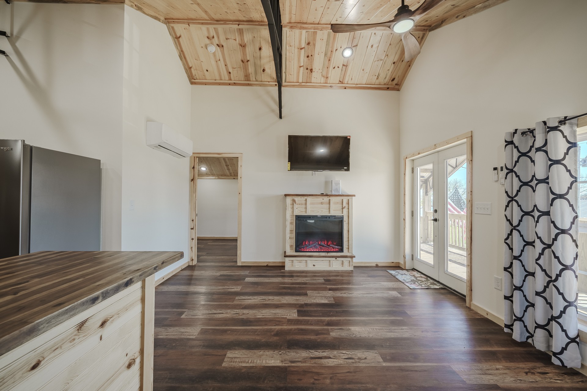 1082 WC PICKETT Road Clifton, TN 38425 - Photo 12 of 76