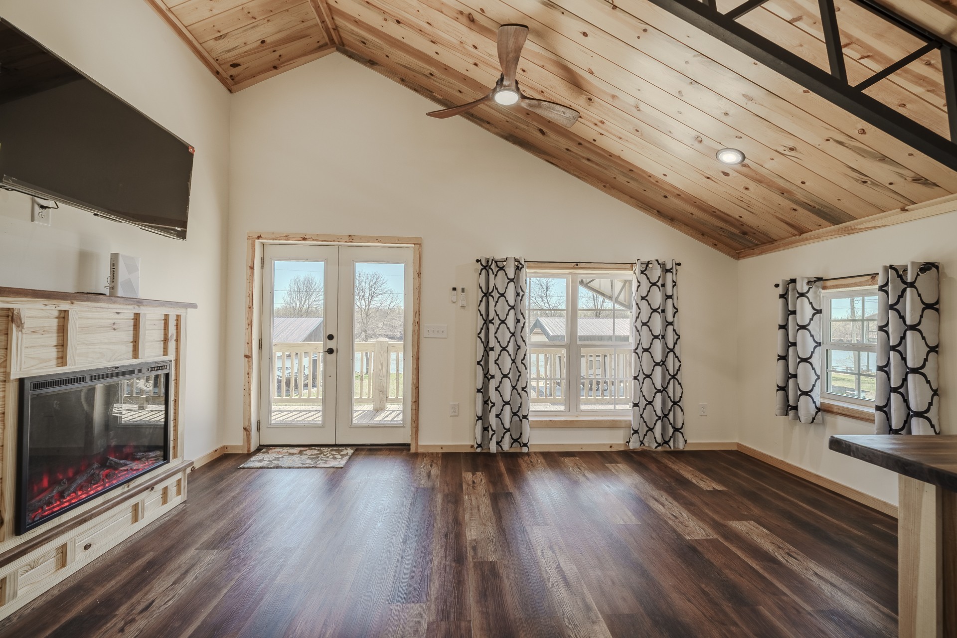 1082 WC PICKETT Road Clifton, TN 38425 - Photo 22 of 76