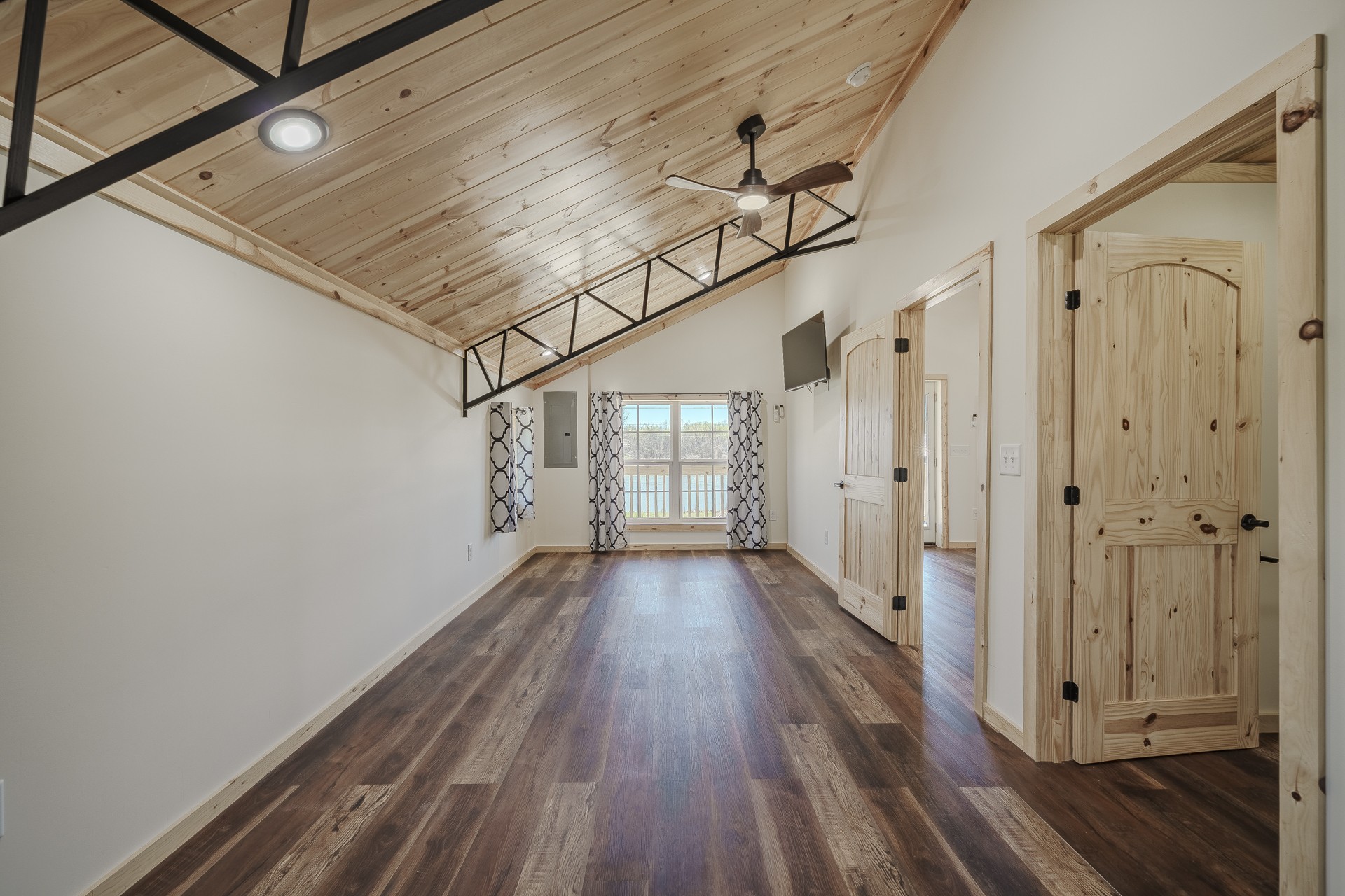 1082 WC PICKETT Road Clifton, TN 38425 - Photo 30 of 76