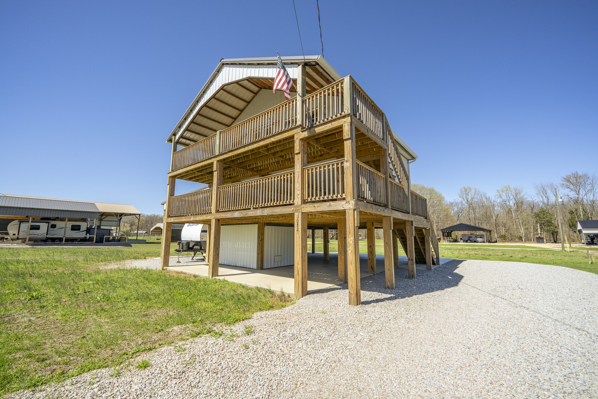1082 WC PICKETT Road Clifton, TN 38425 - Photo 6 of 76