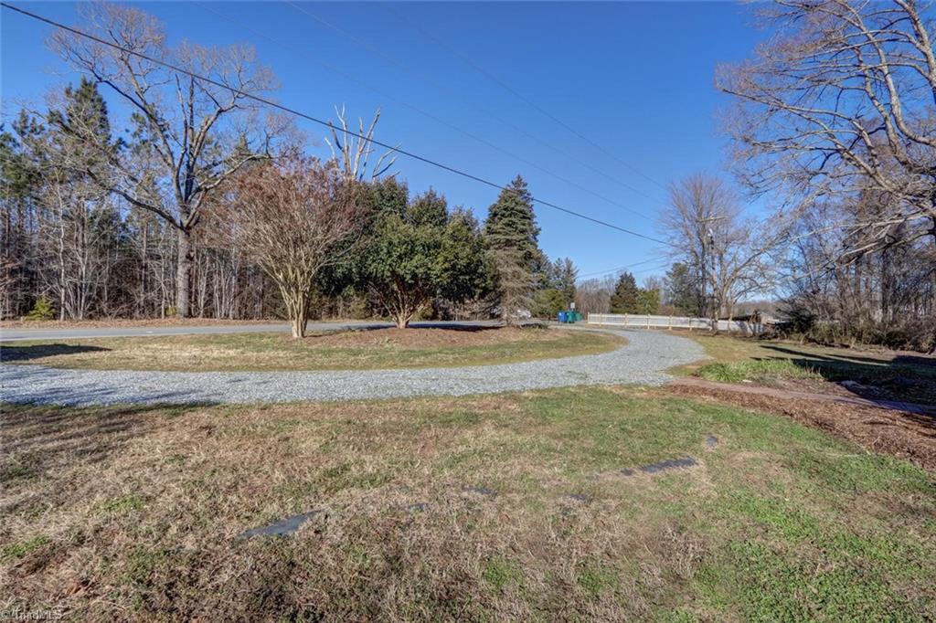 859 Sandy Cross Road Reidsville, NC 27320 - Photo 2 of 31