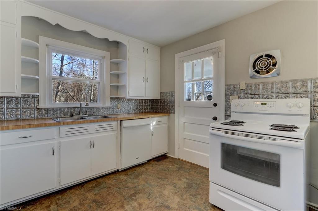 859 Sandy Cross Road Reidsville, NC 27320 - Photo 10 of 31