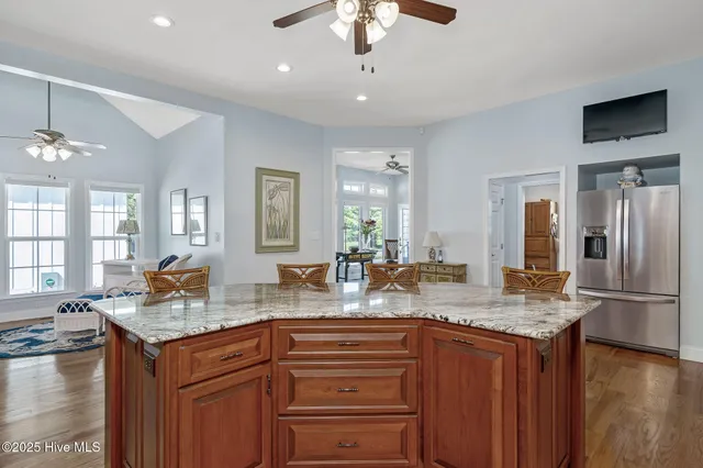 $849,900 | 212 Lakeshore Drive, Lake Waccamaw, NC 28450