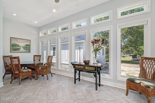 $849,900 | 212 Lakeshore Drive, Lake Waccamaw, NC 28450