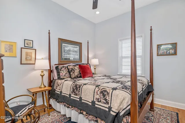 $849,900 | 212 Lakeshore Drive, Lake Waccamaw, NC 28450