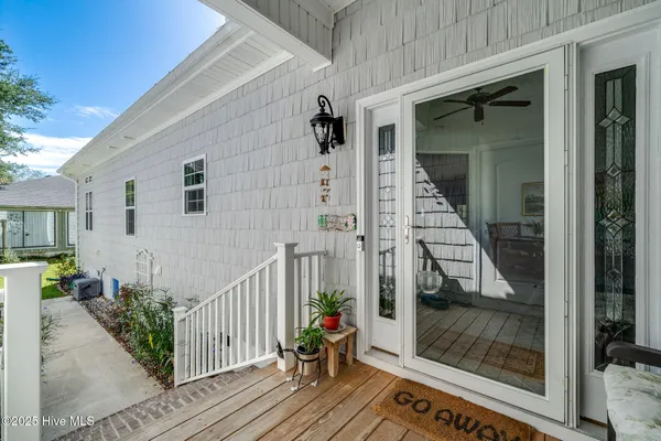 $849,900 | 212 Lakeshore Drive, Lake Waccamaw, NC 28450