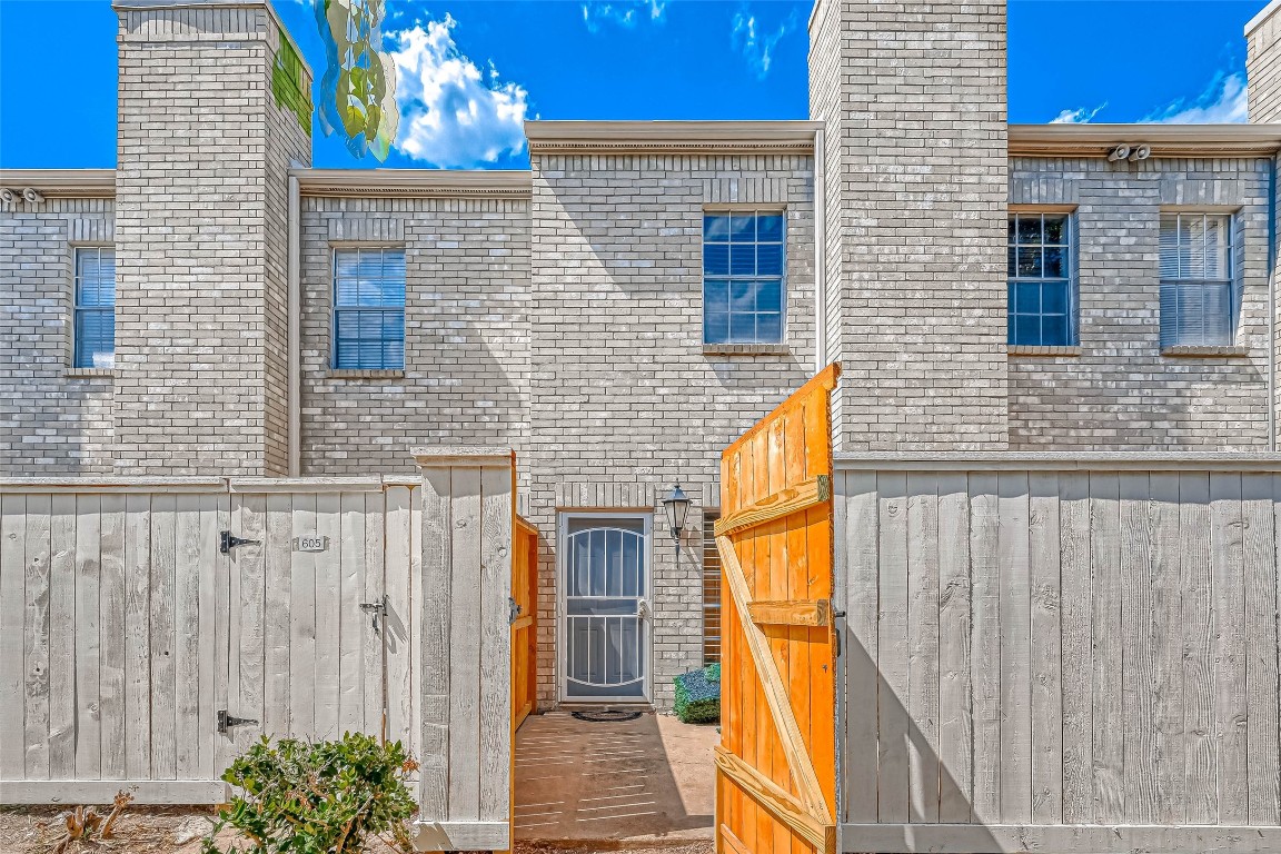 3780 Tanglewilde Street, Unit 604 Houston, TX 77063 - Photo 2 of 46