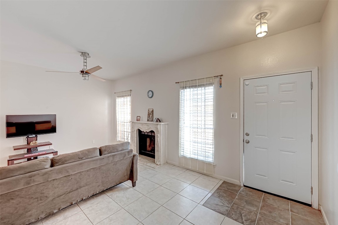 3780 Tanglewilde Street, Unit 604 Houston, TX 77063 - Photo 9 of 46