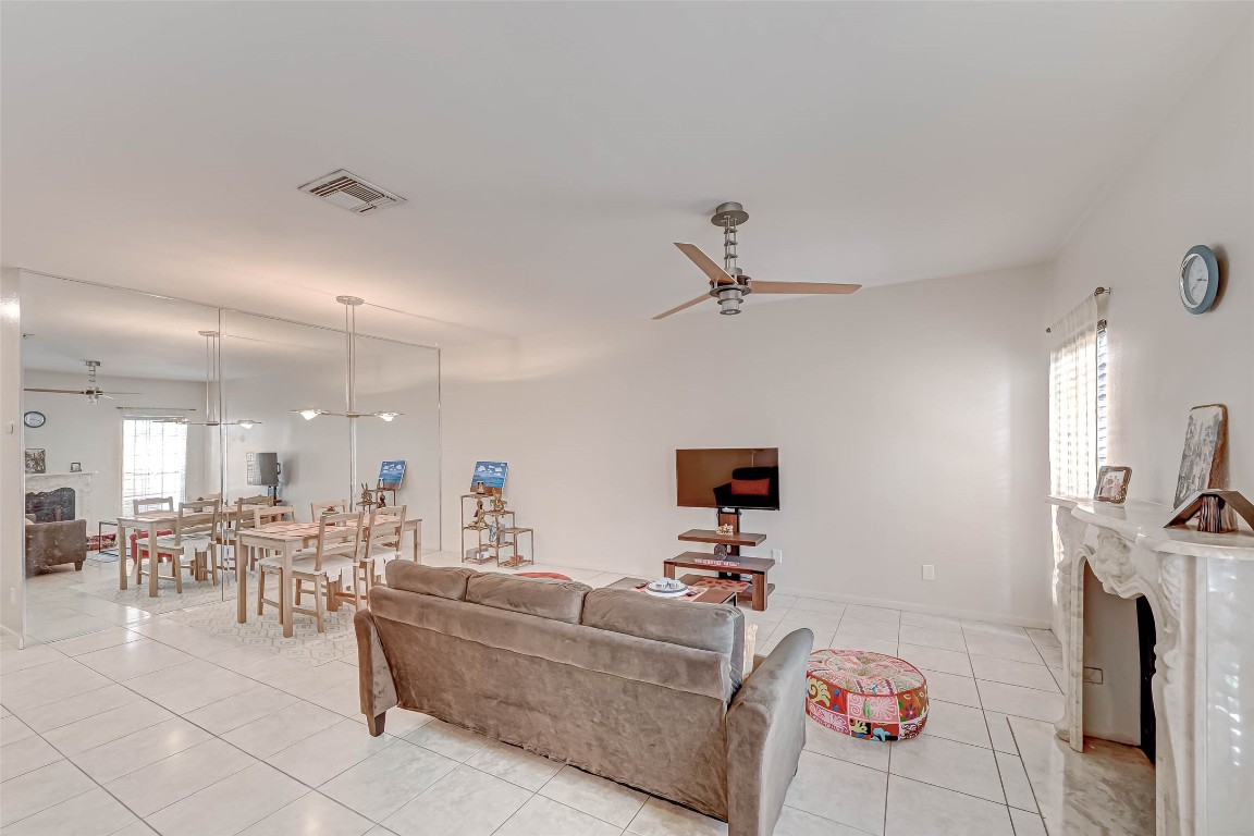 3780 Tanglewilde Street, Unit 604 Houston, TX 77063 - Photo 10 of 46