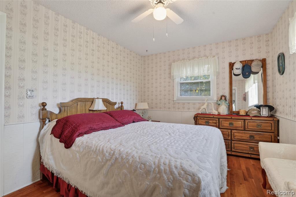 5090 Torrey Road Flint, MI 48507 - Photo 32 of 43