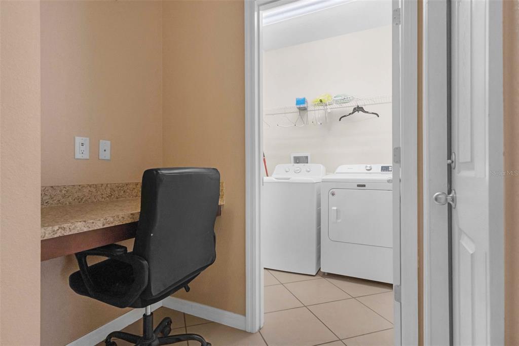 540 Vitoria Road Davenport, FL 33837 - Photo 11 of 21 a view of workspace with mirror