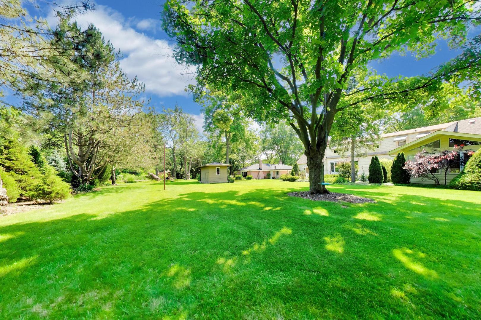 103 Cottonwood Road Northbrook, IL 60062 - Photo 44 of 50 a huge green field with lots of trees