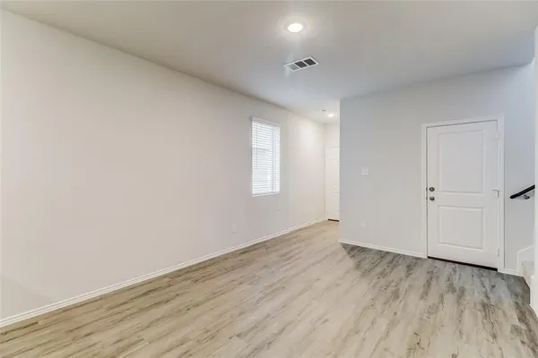 $1,965 | 1300 Esther Lane, Ennis, TX 75119