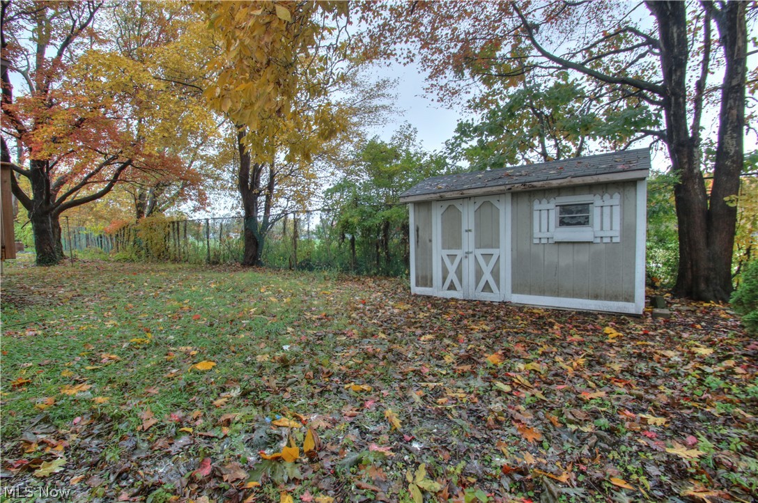 836 Orchard Road Willoughby, OH 44094 - Photo 2 of 35 Gallery Image 2
