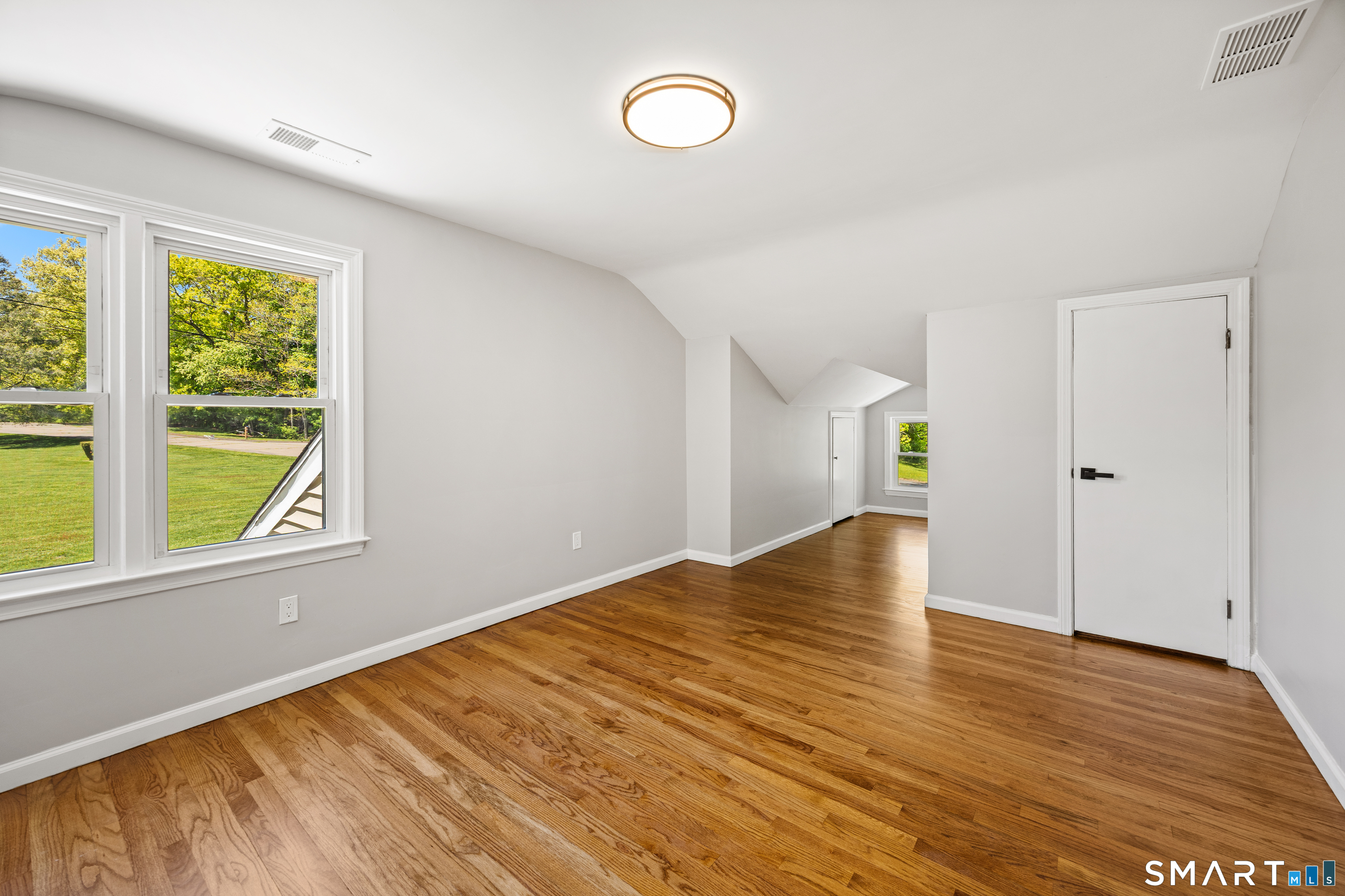 1044 Dunbar Hill Road Hamden, CT 06514 - Photo 15 of 36
