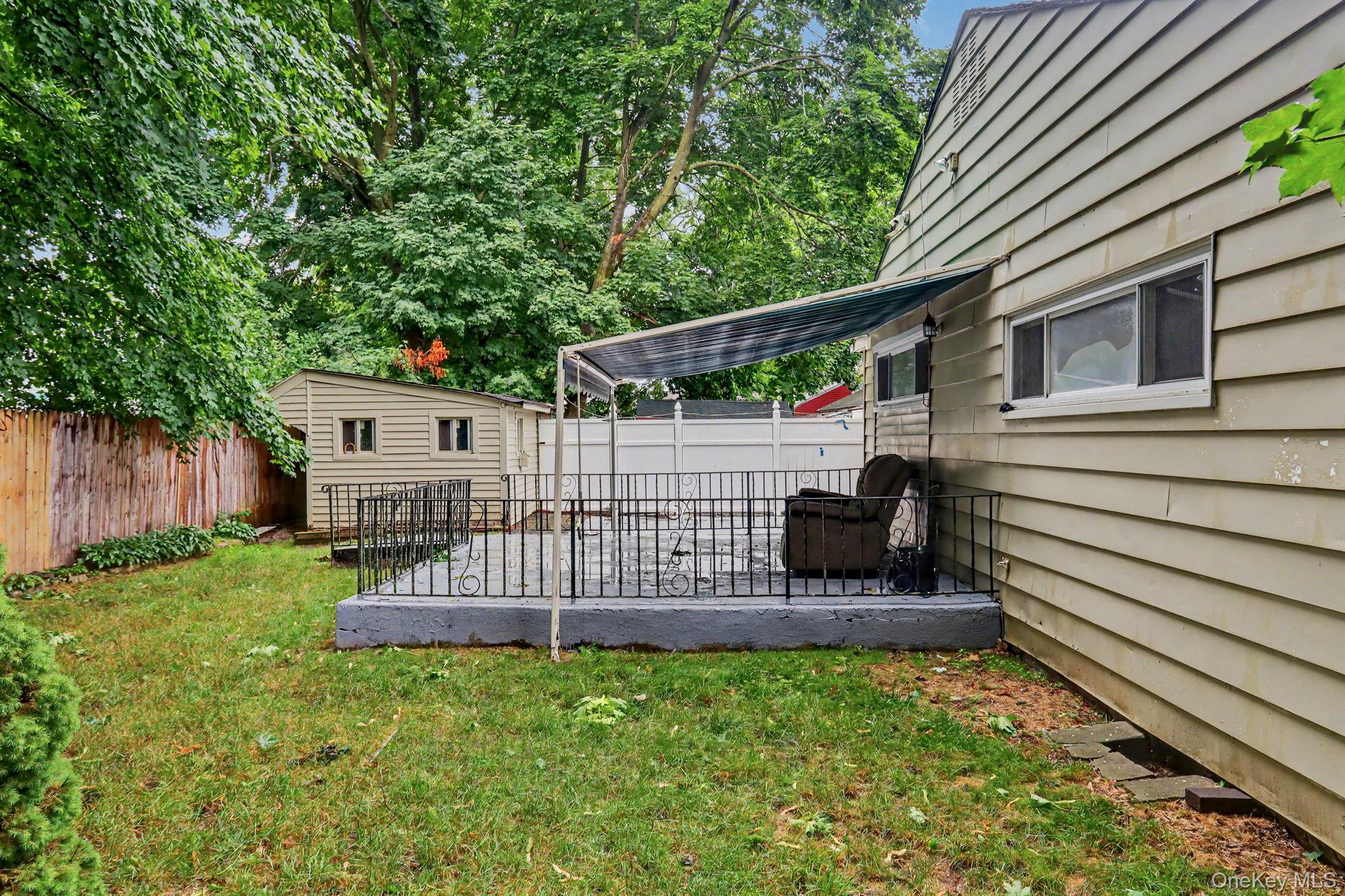376 County Center Road White Plains, NY 10603 - Photo 32 of 40