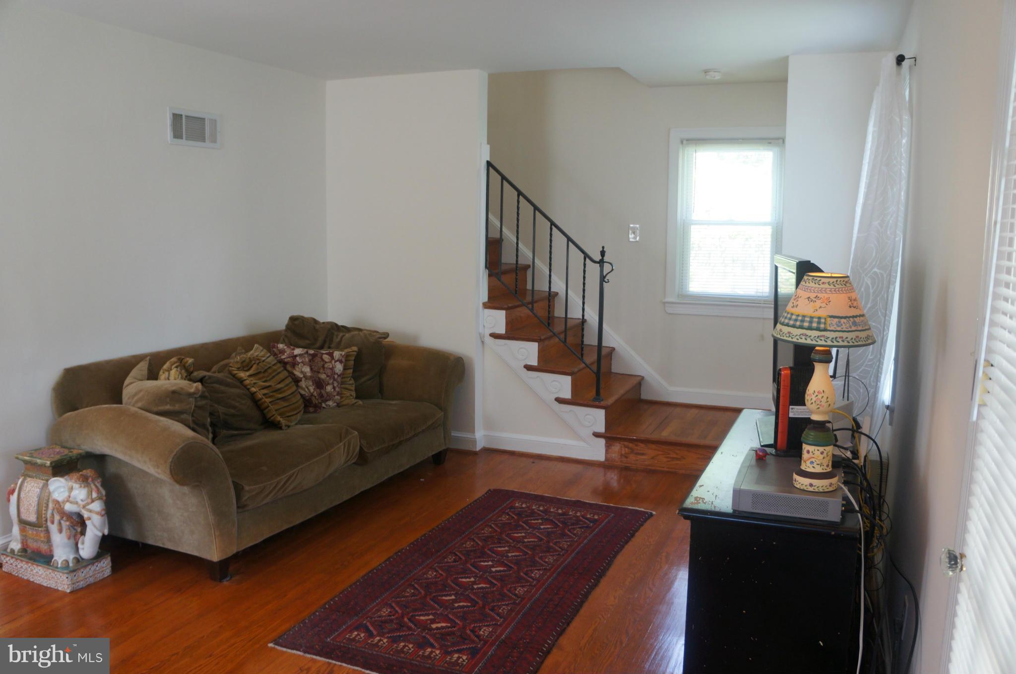 6210 Forest Road Cheverly, MD 20785 - Photo 3 of 11 Living Room