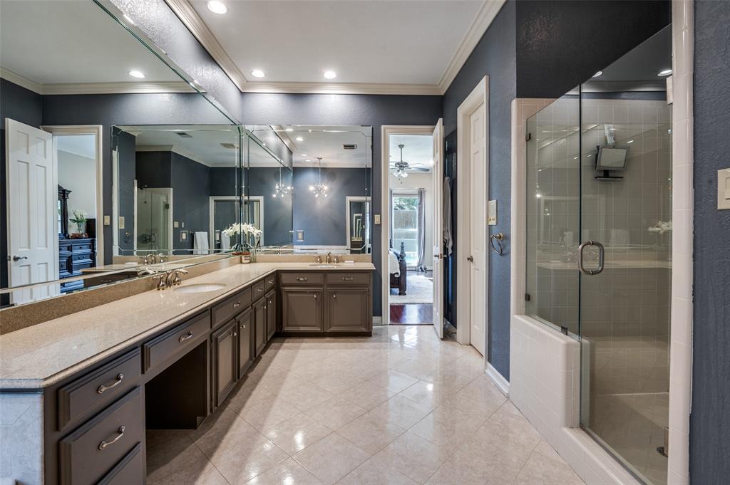 17819 Lost View Road Dallas, TX 75252 - Photo 17 of 39 Master bath with tub and shower