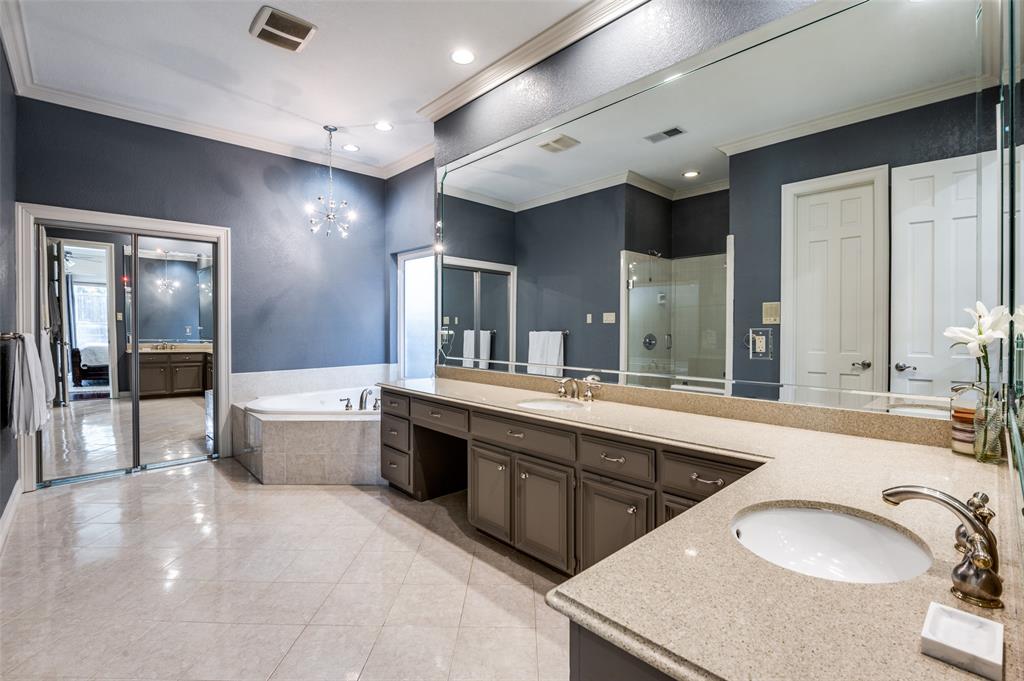 17819 Lost View Road Dallas, TX 75252 - Photo 18 of 39 Texas size master bath