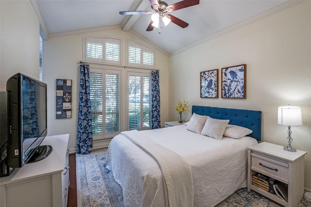 17819 Lost View Road Dallas, TX 75252 - Photo 19 of 39 Guest bedroom with walk in closet