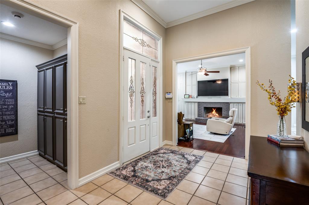 17819 Lost View Road Dallas, TX 75252 - Photo 3 of 39 Entry opens to living area