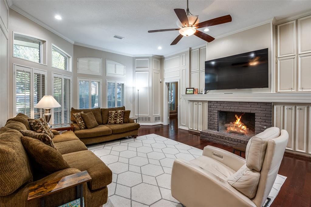 17819 Lost View Road Dallas, TX 75252 - Photo 6 of 39 Living area with built in's