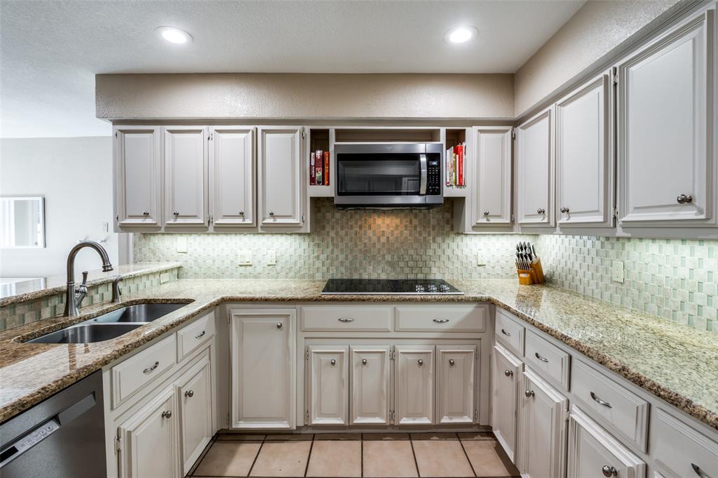 17819 Lost View Road Dallas, TX 75252 - Photo 10 of 39 Cabinets galore!