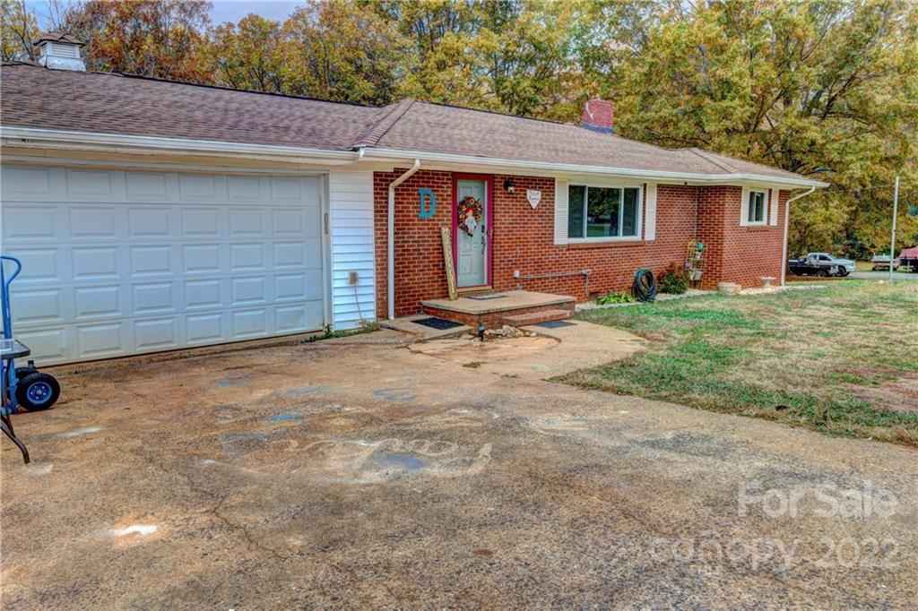 1709 Martin Road Kings Mountain, NC 28086 - Photo 2 of 16 Gallery Image 2