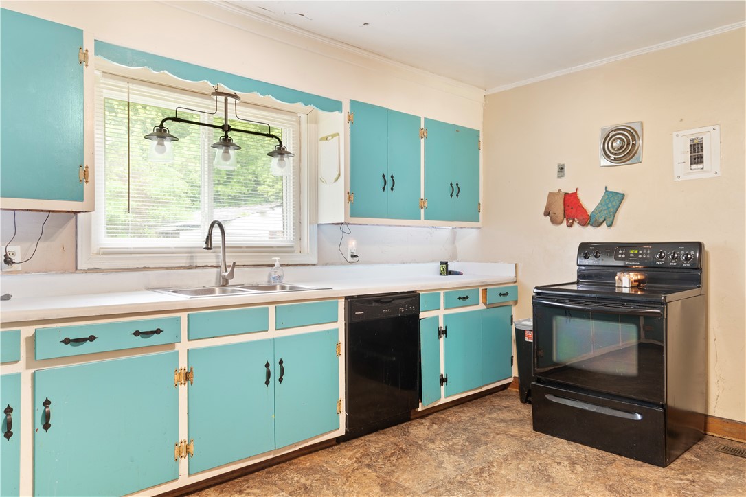 931 State Rd S-37-54 Seneca, SC 29678 - Photo 12 of 19 Kitchen
