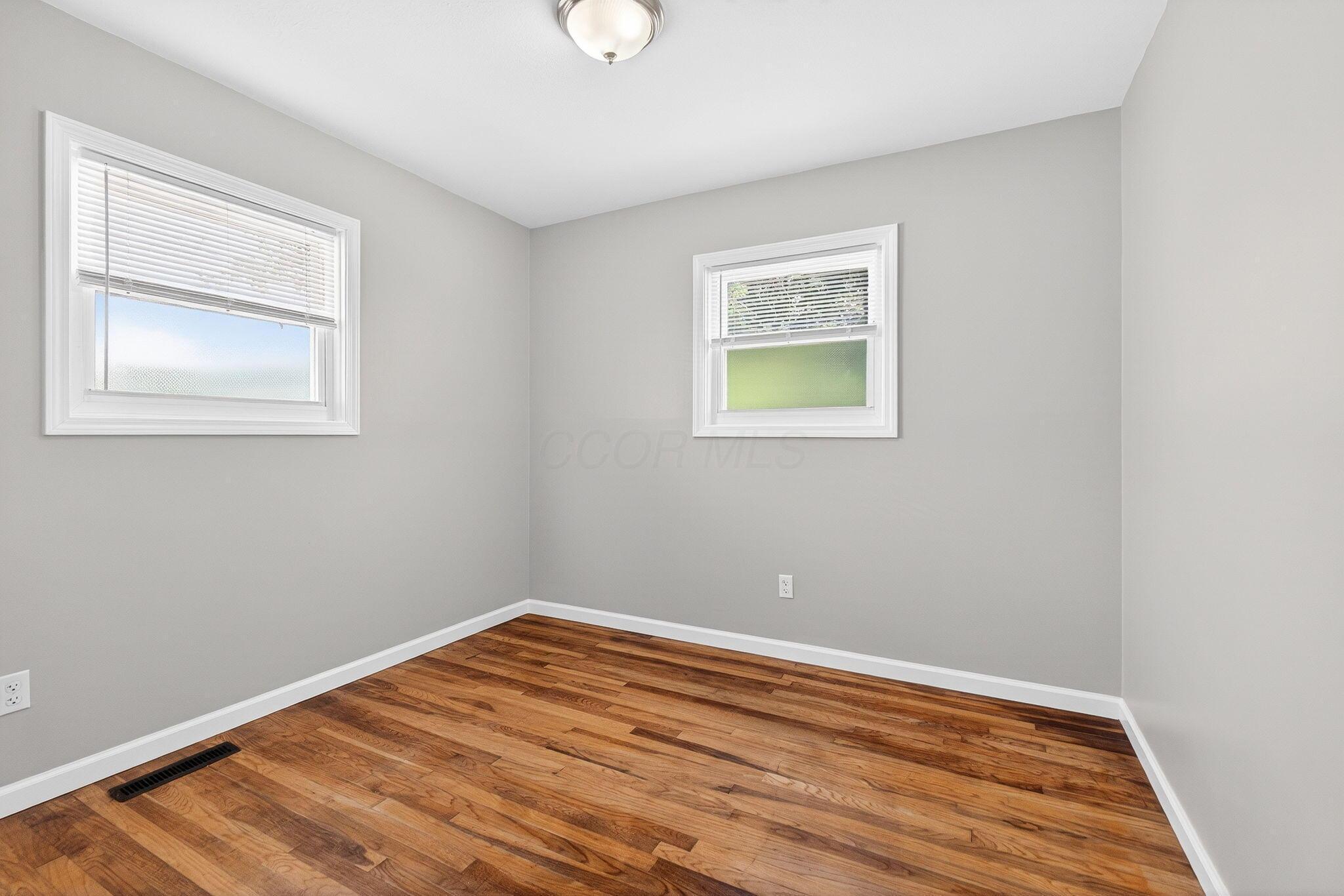 5274 Sinclair Road Columbus, OH 43229 - Photo 14 of 31