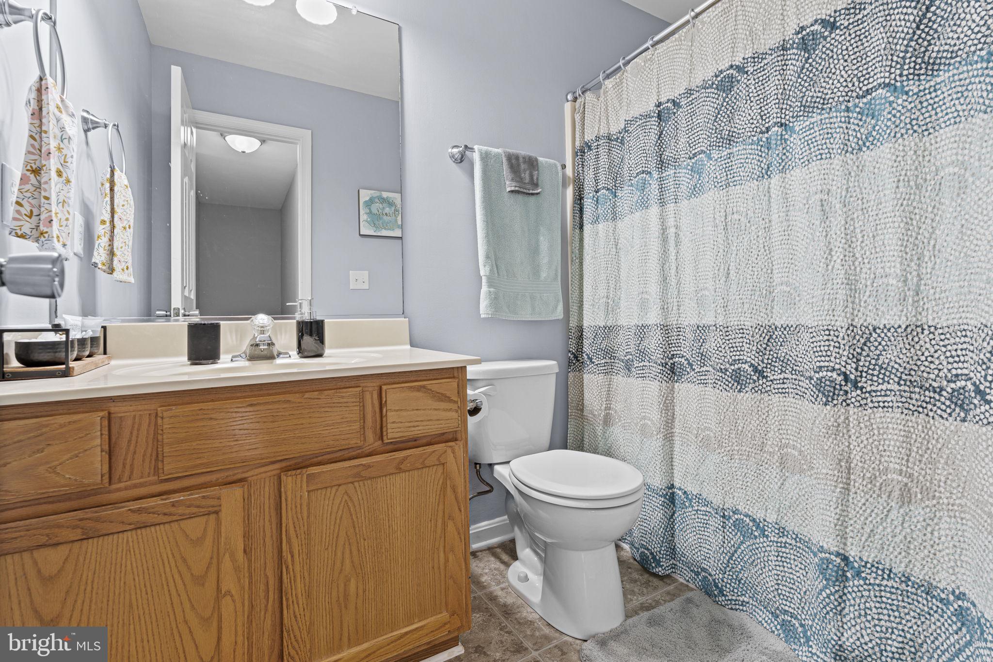 5423 South Branch Road Fredericksburg, VA 22407 - Photo 17 of 25 Upper hall full bath
