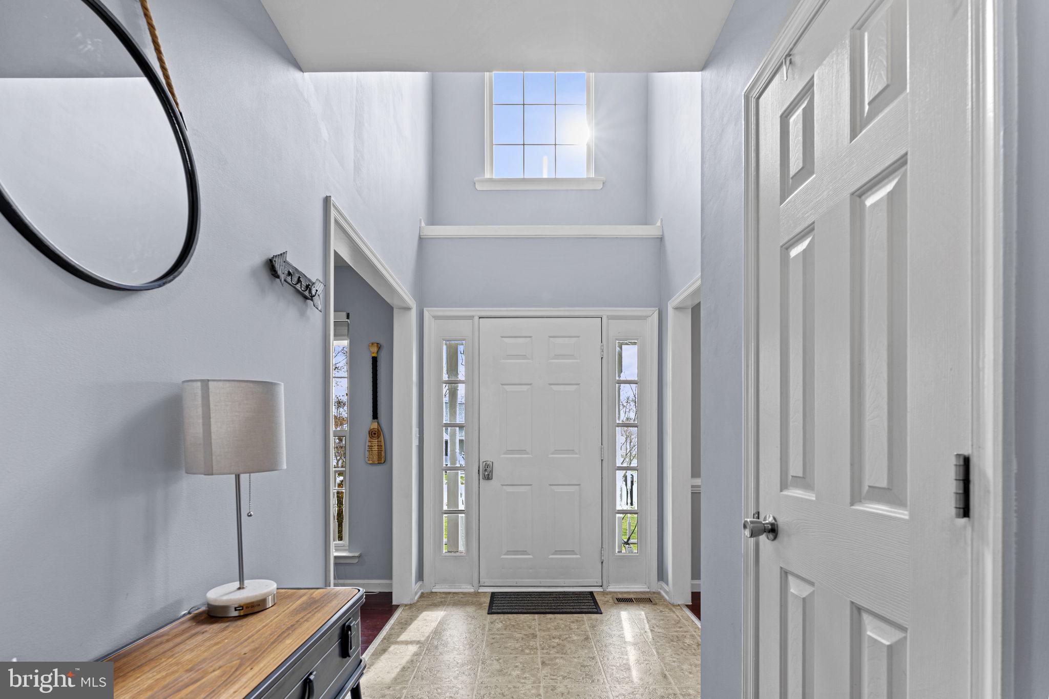 Sunlit 2-story foyer