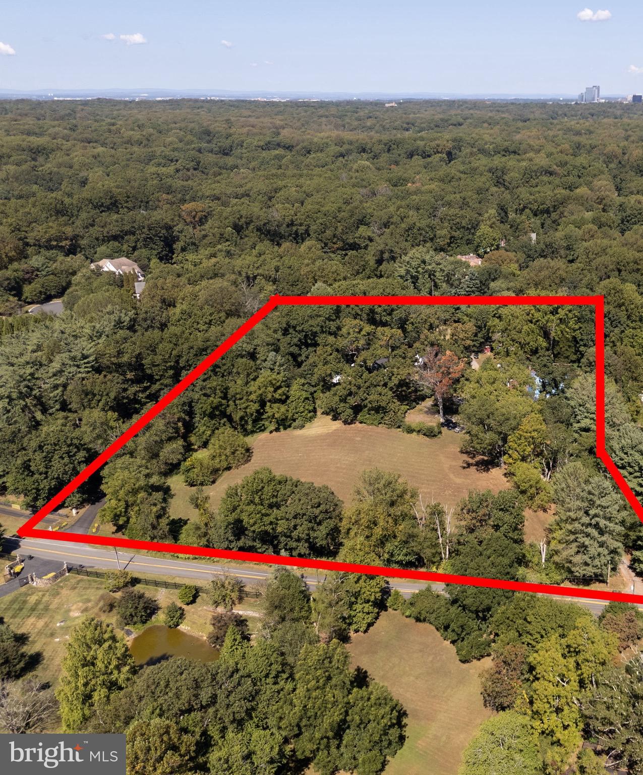 11214 Stuart Mill Road Oakton, VA 22124 - Photo 25 of 26 a view of a outdoor space