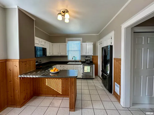 $235,000 | 2238 Hampshire Street, Quincy, IL 62301