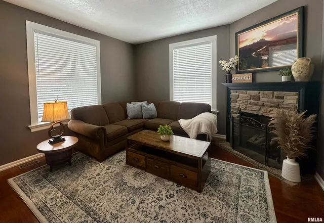 $235,000 | 2238 Hampshire Street, Quincy, IL 62301