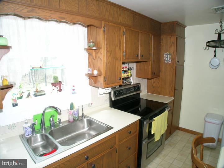 2331 Romig Road Pottstown, PA 19464 - Photo 11 of 25 Gallery Image 11