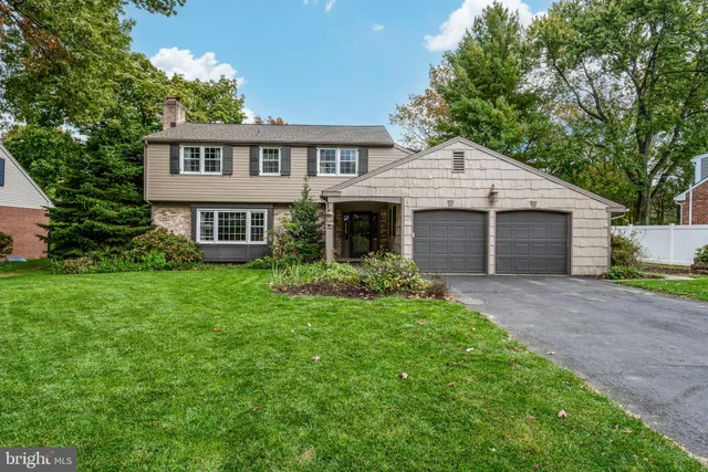 $549,900 | 1221 Country Club Drive, Lancaster, PA 17601