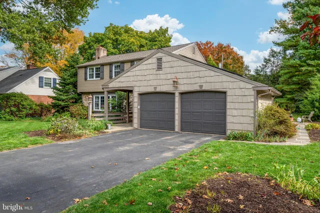 $549,900 | 1221 Country Club Drive, Lancaster, PA 17601