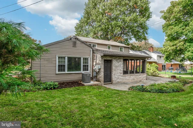 $549,900 | 1221 Country Club Drive, Lancaster, PA 17601