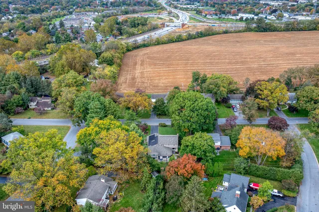 $549,900 | 1221 Country Club Drive, Lancaster, PA 17601