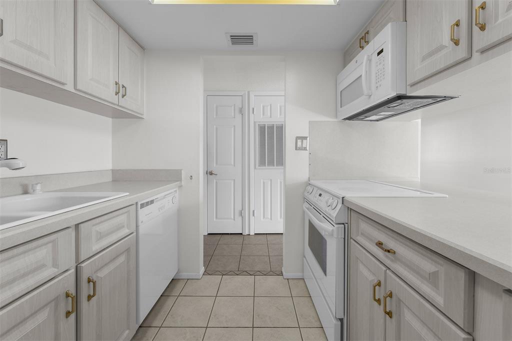 1935 South Conway Road, Unit R3 Orlando, FL 32812 - Photo 13 of 27