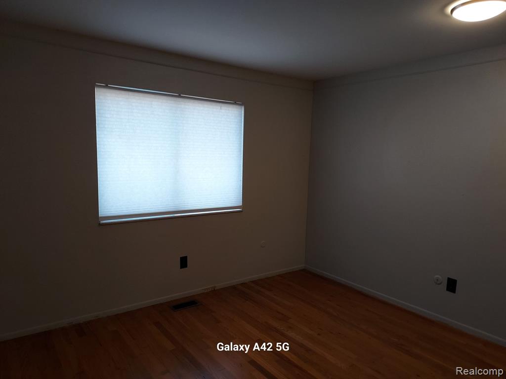 29334 Hoover Road Warren, MI 48093 - Photo 7 of 9