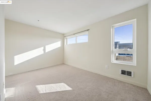 $415,000 | 485 West MacArthur Boulevard, Unit 407, Oakland, CA 94609