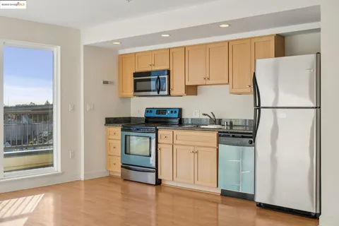 $415,000 | 485 West MacArthur Boulevard, Unit 407, Oakland, CA 94609