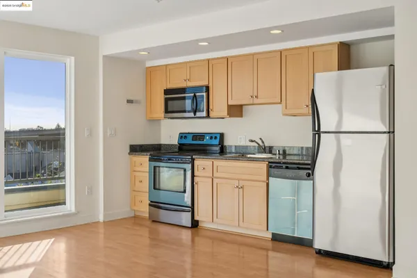 $415,000 | 485 West MacArthur Boulevard, Unit 407, Oakland, CA 94609