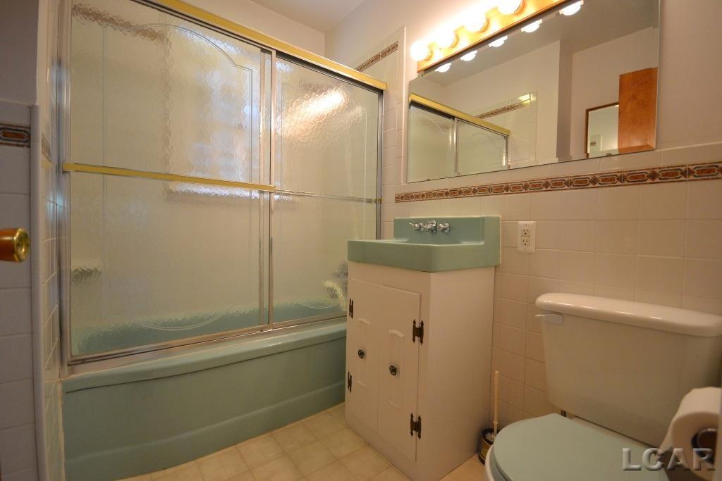 38828 Wade Road Romulus, MI 48174 - Photo 16 of 29 50143853-1d62ddf8-2ac9-46c0-be03-4737abc95c99.JPG