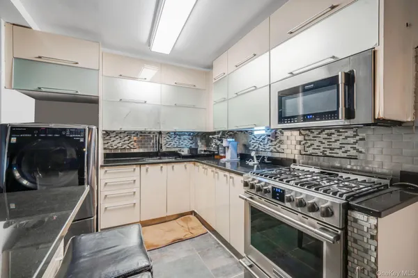 $450,000 | 1020 Elton Street, Unit 18BB | East New York